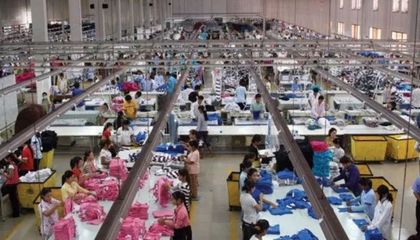 柬埔寨:服裝工廠要開始實(shí)行"周薪制"了,那,那我們.呢?